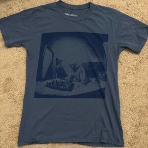 Billie Eilish Playing Chess Pawns Blue Vintage Wash Graphic T-Shirt Size Medium